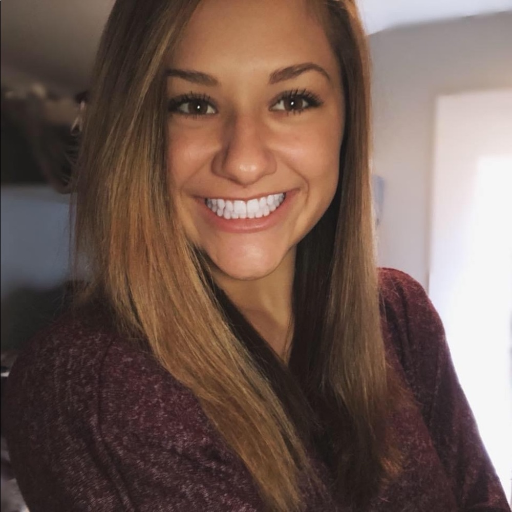 Meet your Posher, Alyssa
